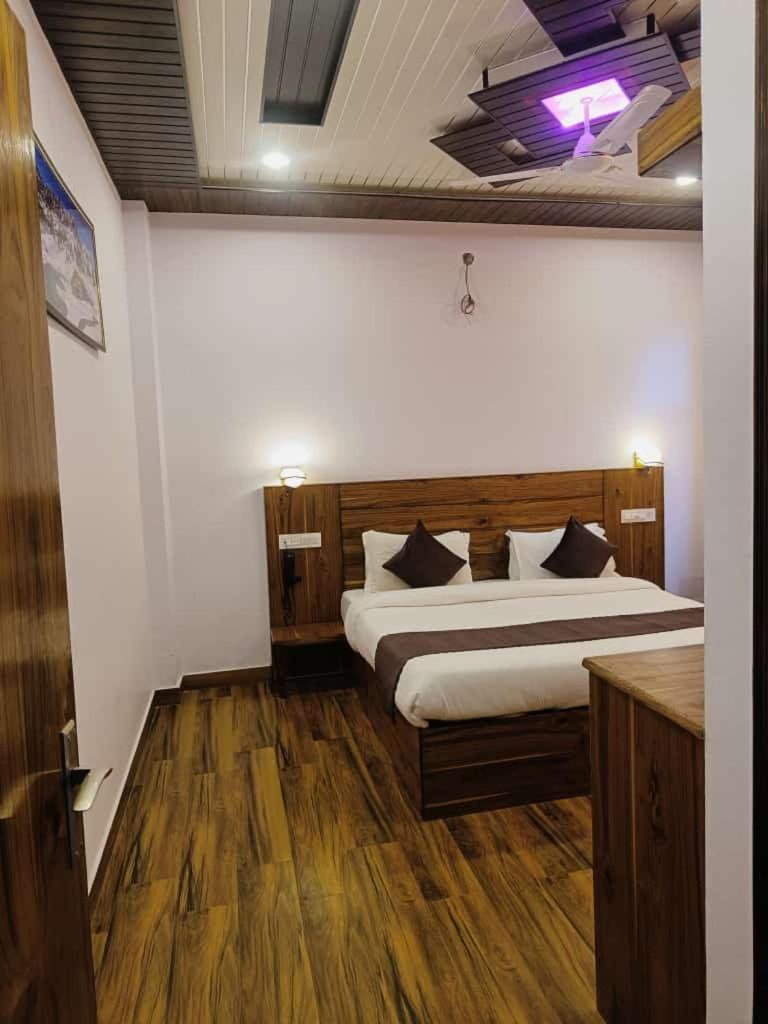 Hotel Kasauli View Cafe Restaurant Open Terrace Mountain View Luaran gambar
