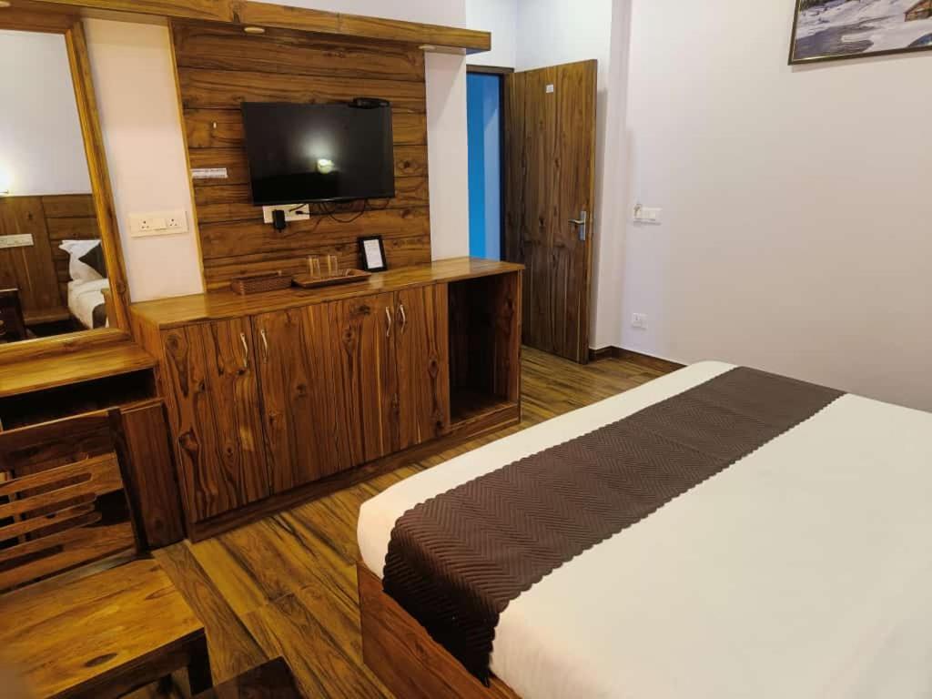 Hotel Kasauli View Cafe Restaurant Open Terrace Mountain View Luaran gambar
