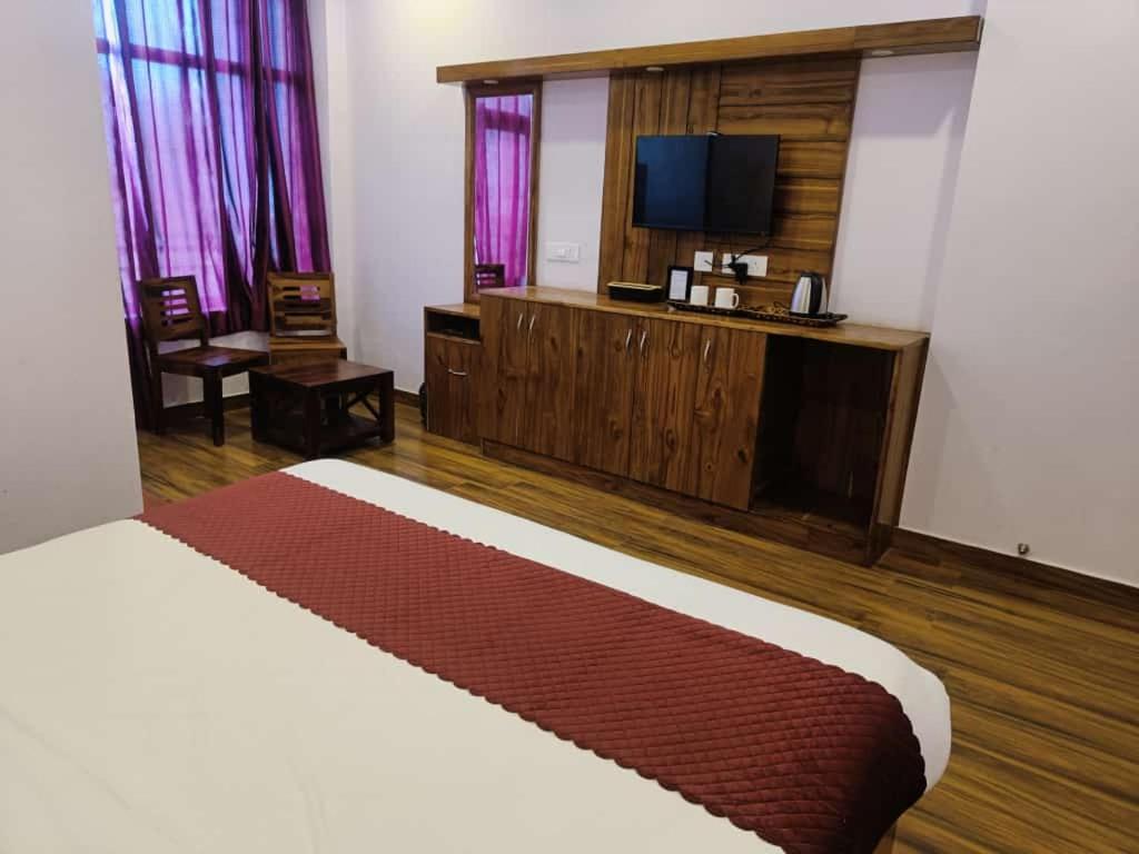 Hotel Kasauli View Cafe Restaurant Open Terrace Mountain View Luaran gambar