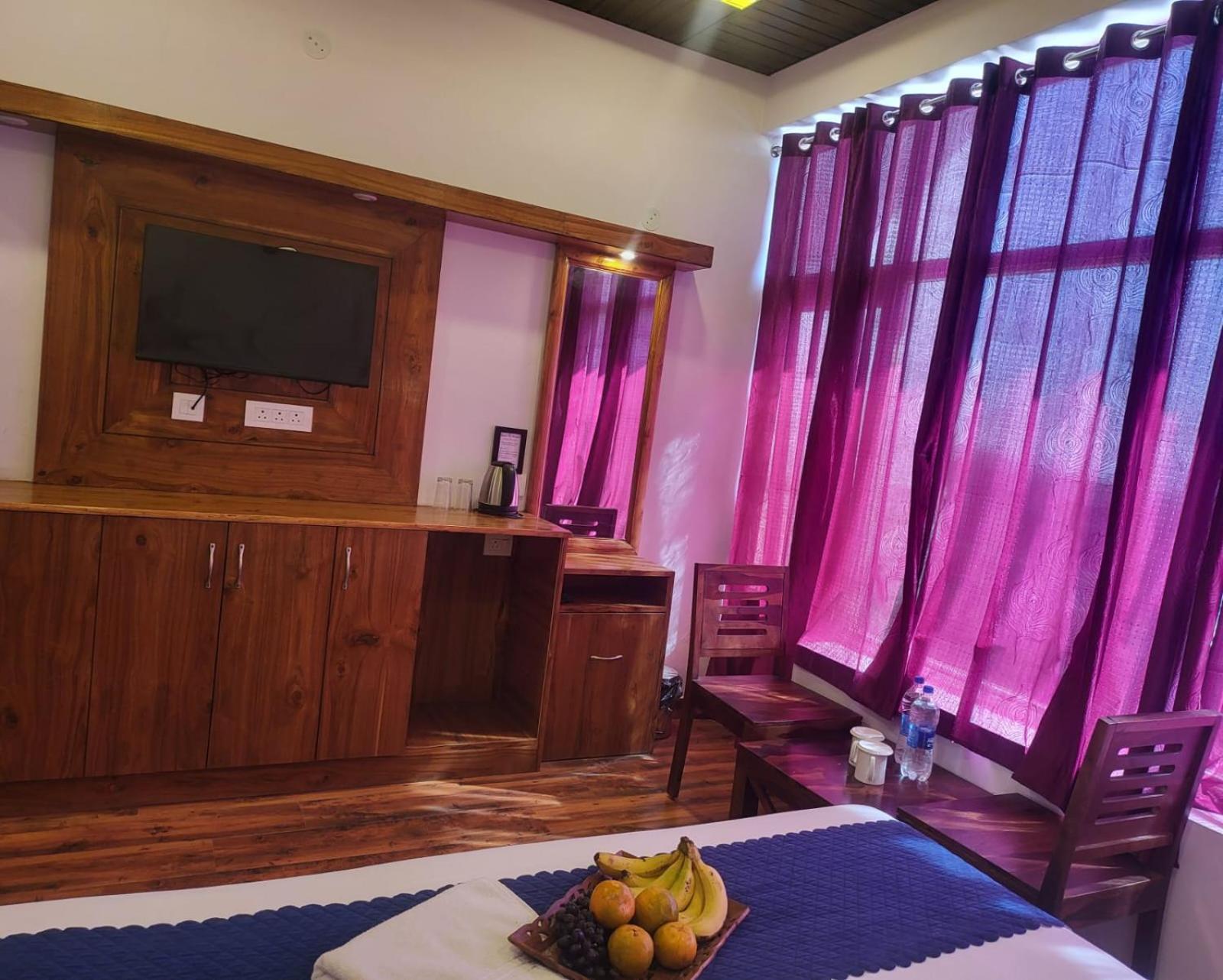 Hotel Kasauli View Cafe Restaurant Open Terrace Mountain View Luaran gambar