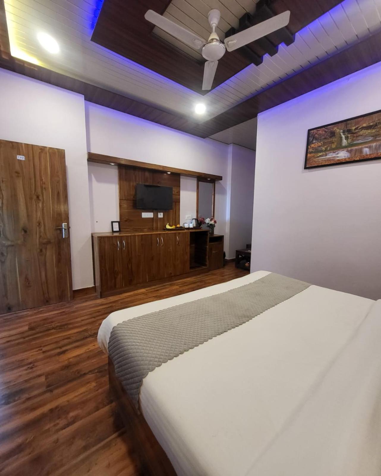 Hotel Kasauli View Cafe Restaurant Open Terrace Mountain View Luaran gambar