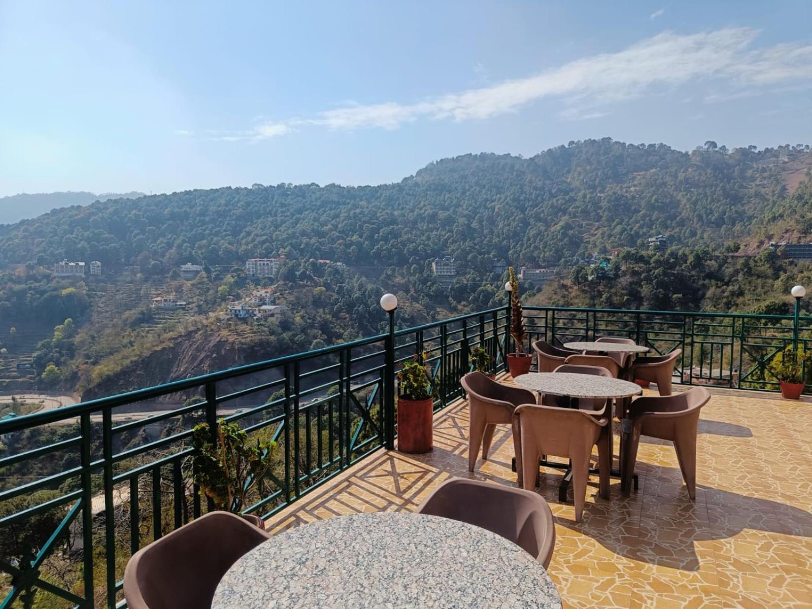 Hotel Kasauli View Cafe Restaurant Open Terrace Mountain View Luaran gambar
